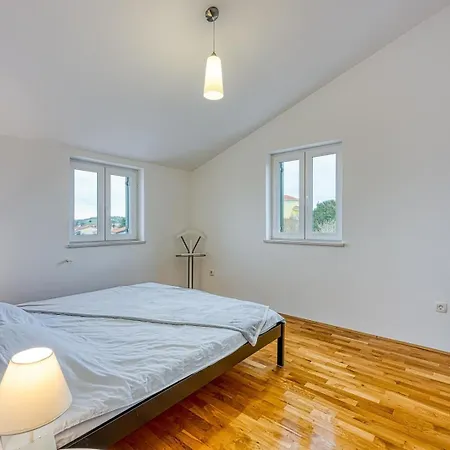 Emma Monte Rosso Apartment