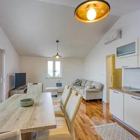 Emma Monte Rosso Apartment